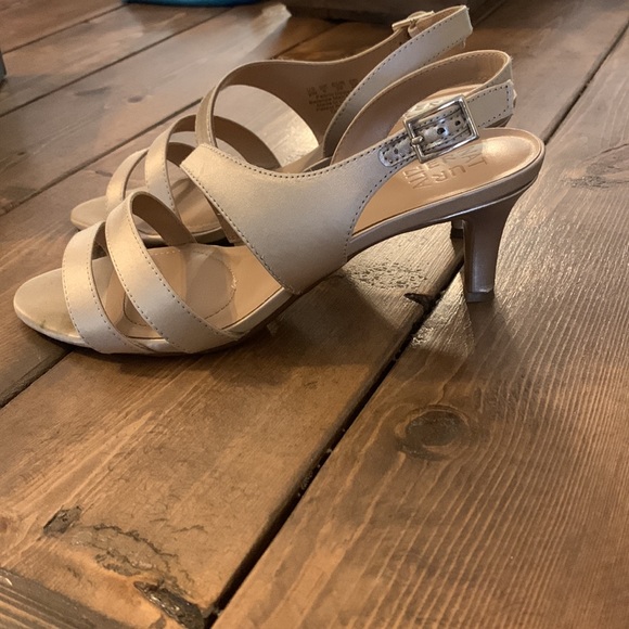 Naturalizer champagne color heels. - Picture 3 of 6